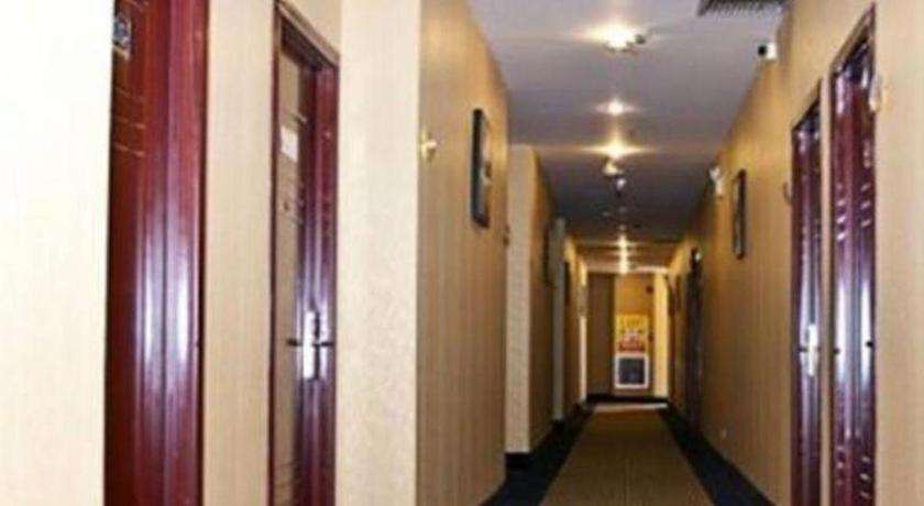 Super 8 Songjiang Town Branch Hotel 2*