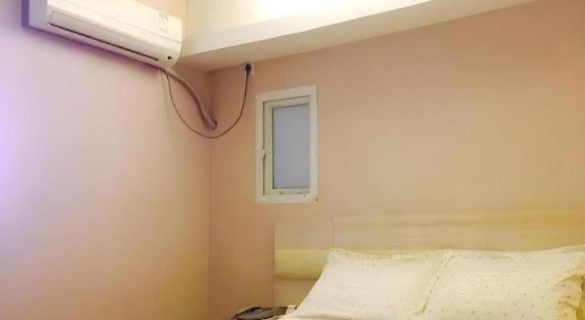 Super 8 Songjiang Town Branch 2*