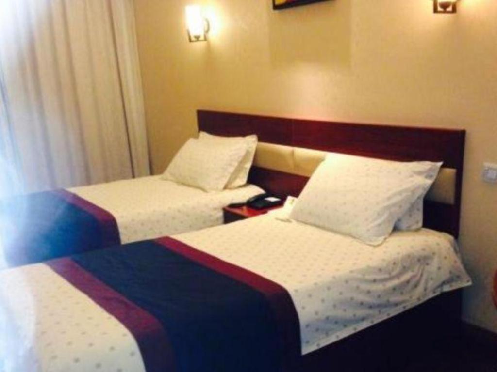 Super 8 Songjiang Town Branch Hotel 2*