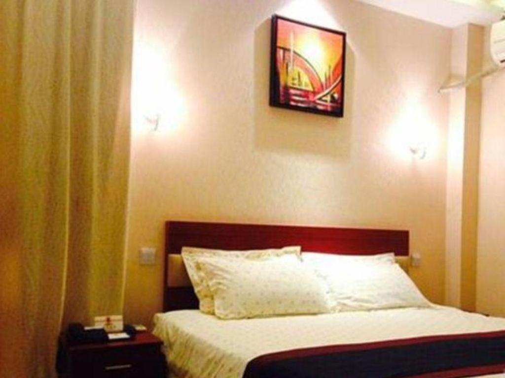 Super 8 Songjiang Town Branch Hotel 2*