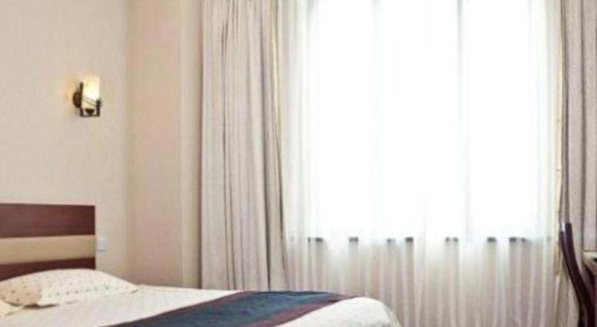 Hotel Super 8 Songjiang Town Branch 2*