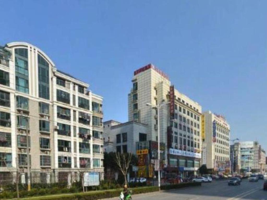 Super 8 Songjiang Town Branch