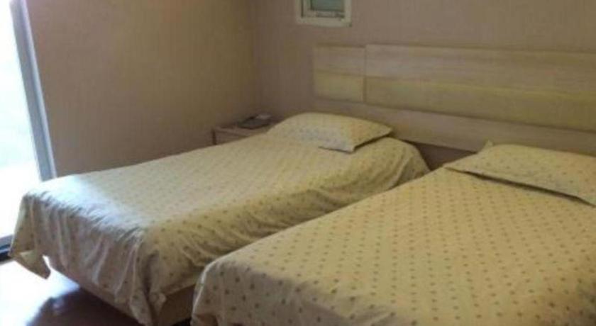 Super 8 Songjiang Town Branch Hotel 2*