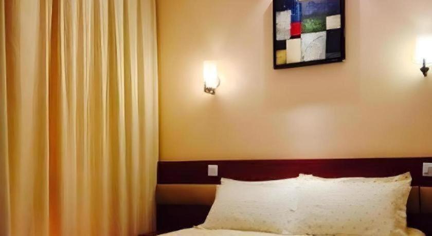 Super 8 Songjiang Town Branch Hotel Shanghai