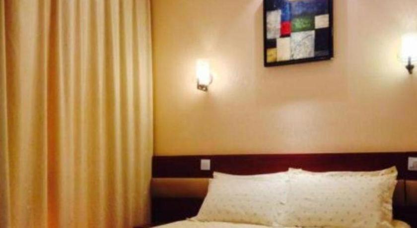 Super 8 Songjiang Town Branch Hotel 2*